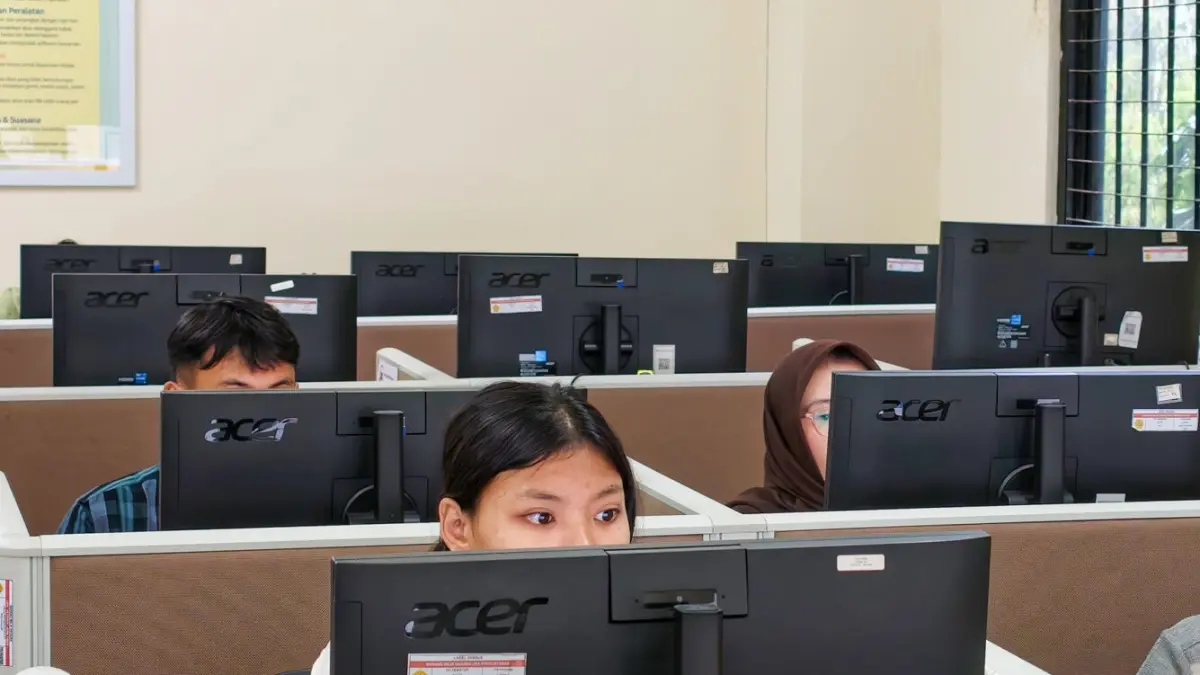 Modus Datang Terlambat untuk Kelabui Panitia, Joki UTBK-SNBT 2026 di UPN Veteran Jatim Diamankan